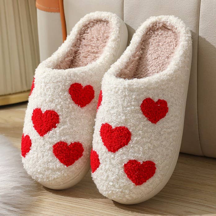 SOFT PLUSH HEART RAINBOW WARM SLIPPERS | 40SP014: Medium / Big Heart