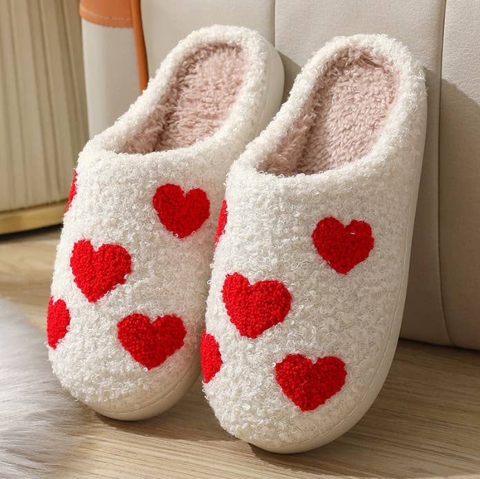 SOFT PLUSH HEART RAINBOW WARM SLIPPERS | 40SP014: Large / SMILEY MULTI