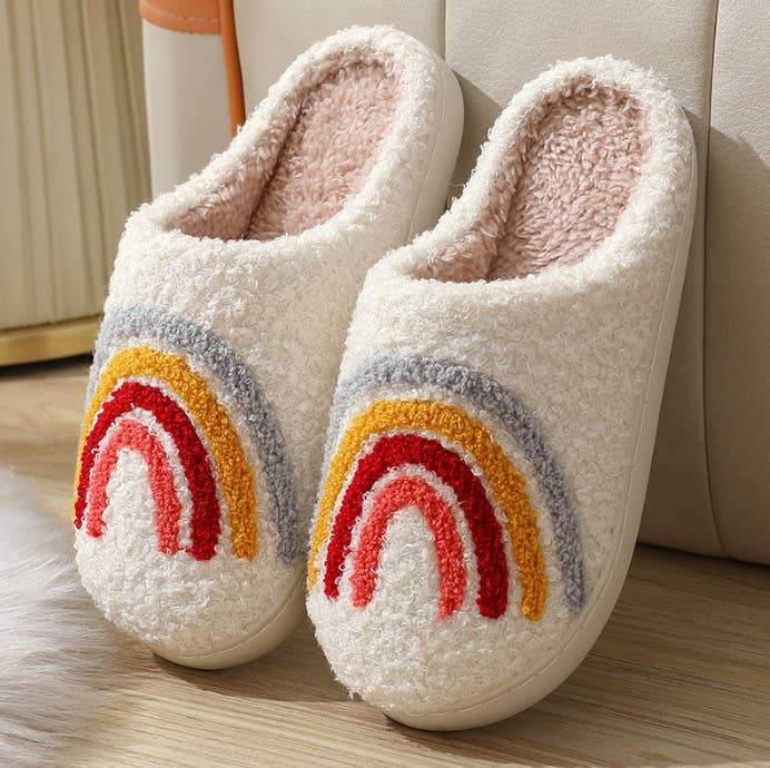 SOFT PLUSH HEART RAINBOW WARM SLIPPERS | 40SP014: Large / SMILEY MULTI